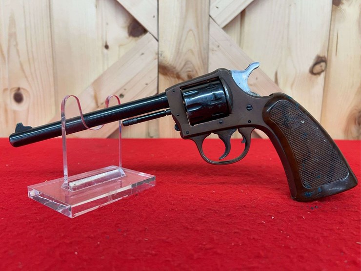 h&r-arms-company-.22-caliber-revolver-image-2