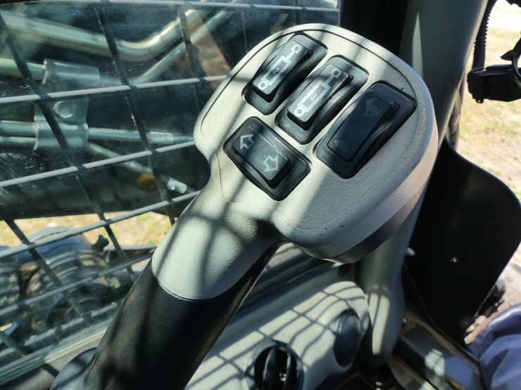 new-holland-c232-image-14