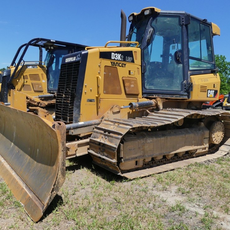 2015 CATERPILLAR D3K2