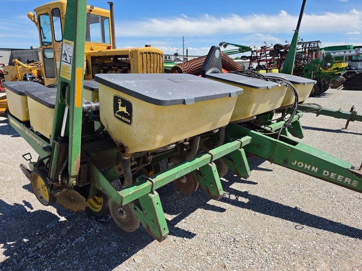 1993-john-deere-7200-image-11