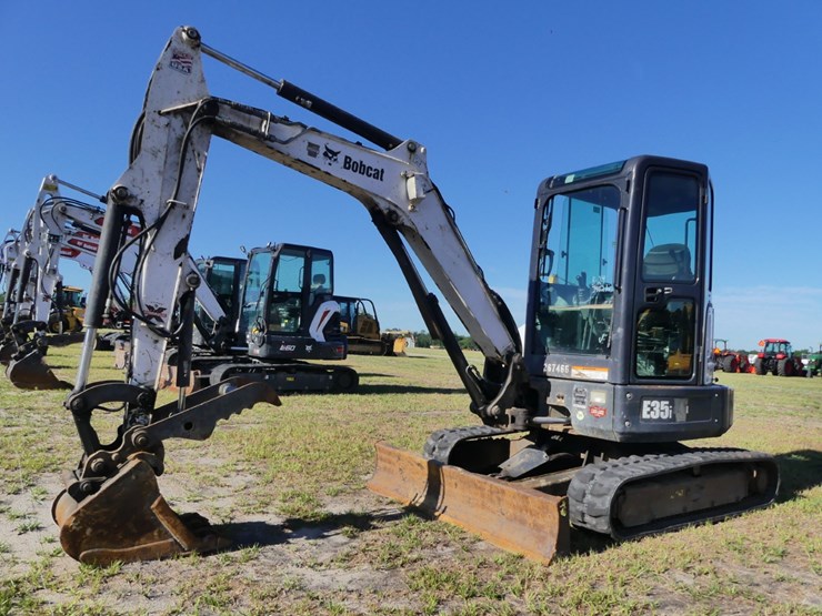 2015-bobcat-e35i-image-1