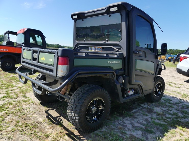 2022-john-deere-xuv835m-image-3