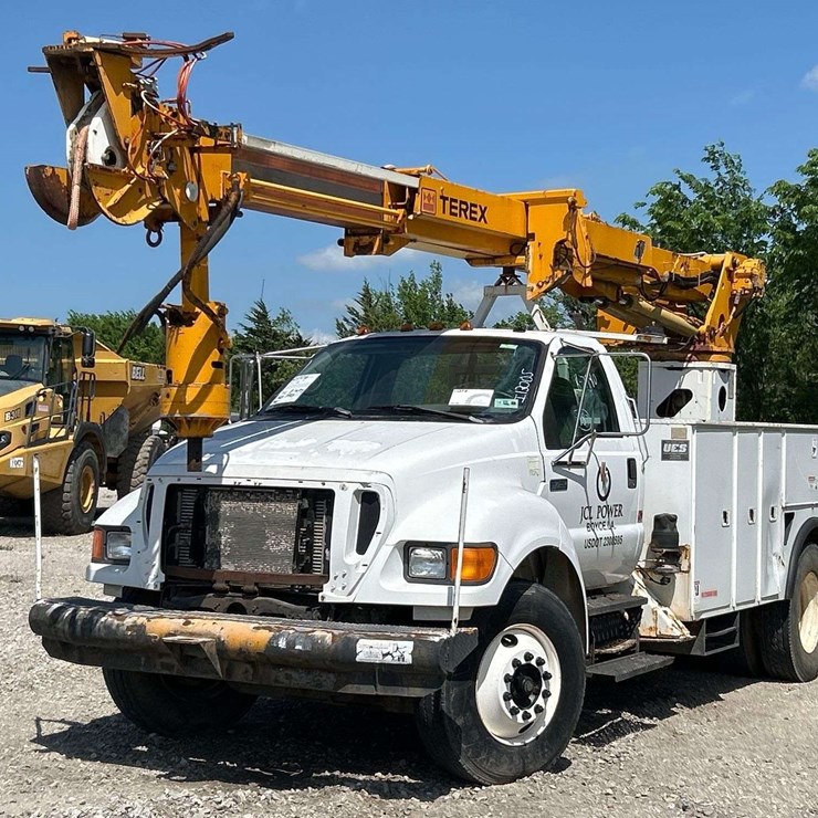 2006 FORD F750