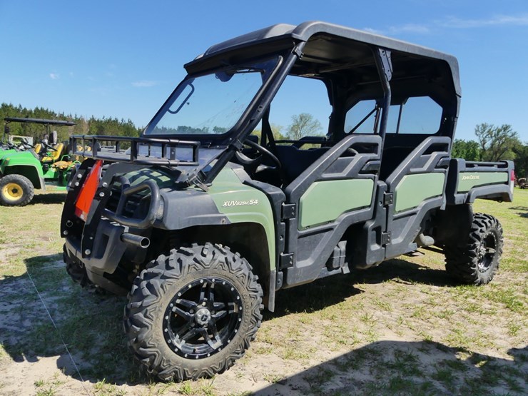 2020-john-deere-2020-image-1