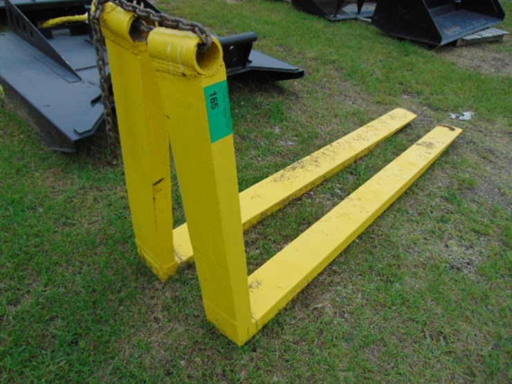 8'-yellow-heavy-duty-forks-image-1