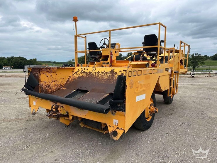 2003-rasco-9010-asphalt-chip-spreader-image-3