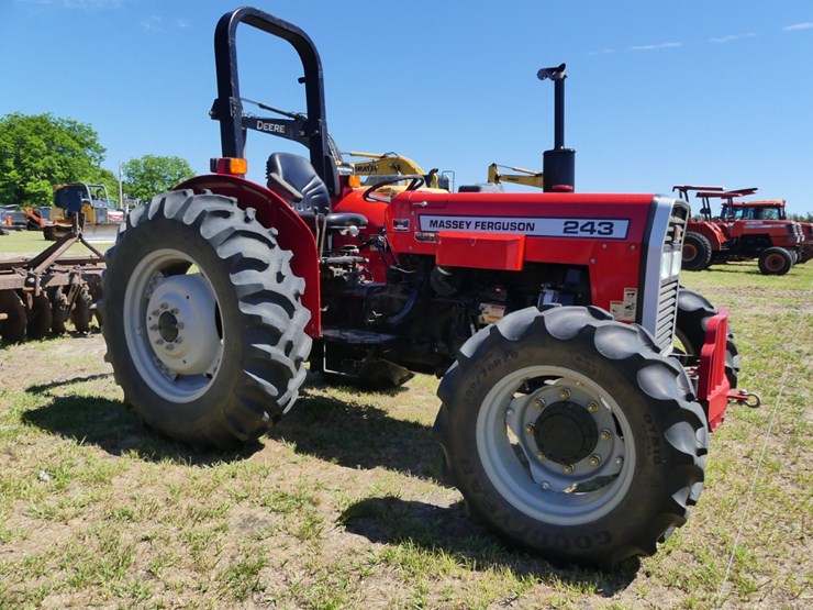 2000-massey-ferguson-243-image-2