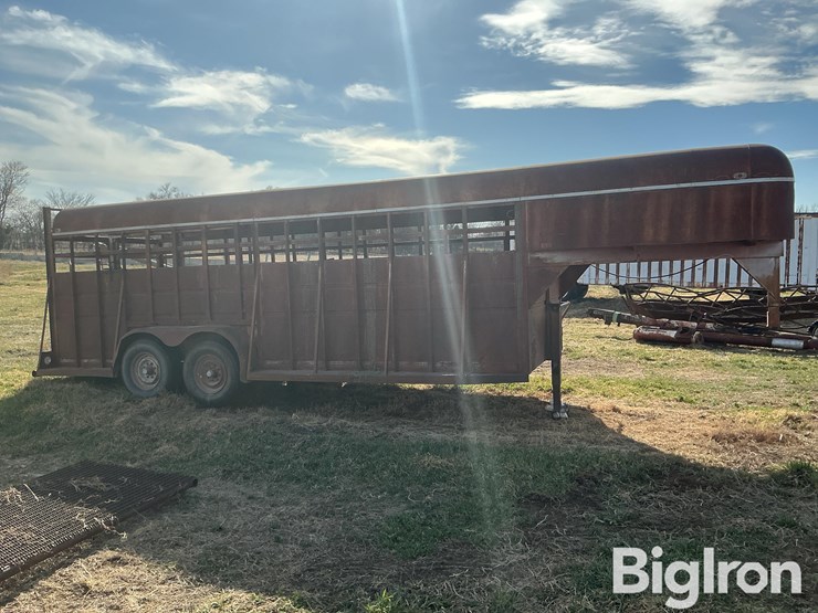 1986-s-&-s-t/a-livestock-trailer-image-4