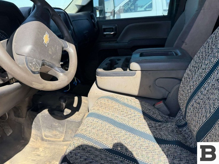 2017-chevrolet-silverado-3500-image-22