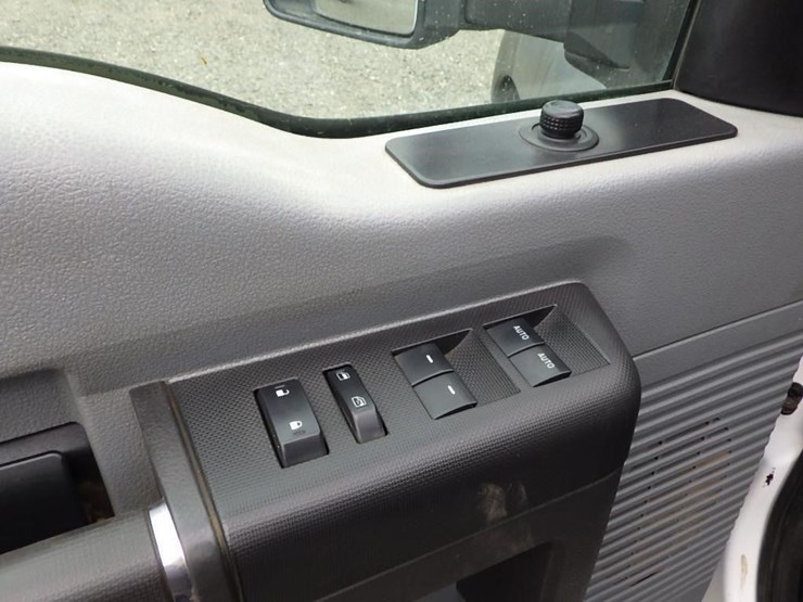 2015-ford-f550-image-33
