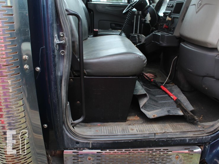 2010-international-workstar-7400-image-6