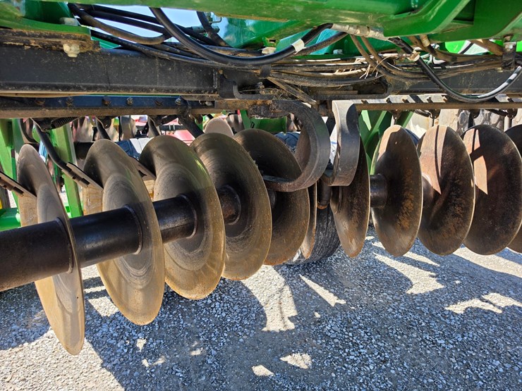 2016-john-deere-2623vt-image-6