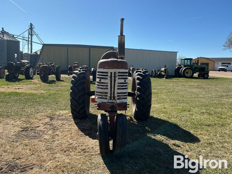 1955-farmall-400-2wd-tractor-image-2