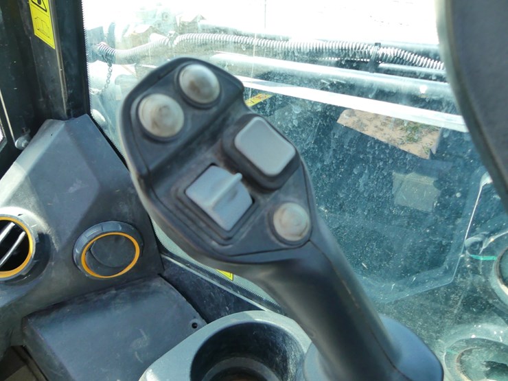 jcb-3ts-8t-image-14