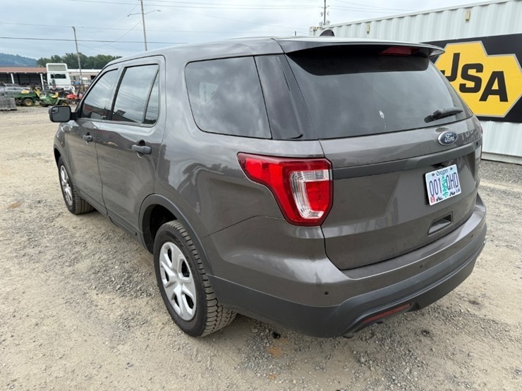 2017-ford-explorer-image-6