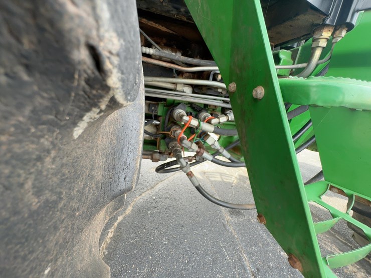 2011-john-deere-5095m-image-21