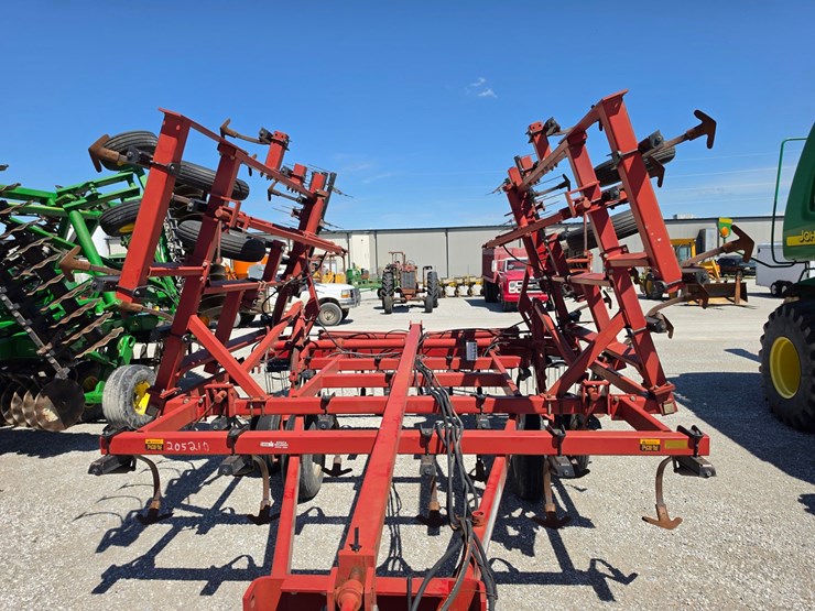 1997-case-ih-4300-image-3