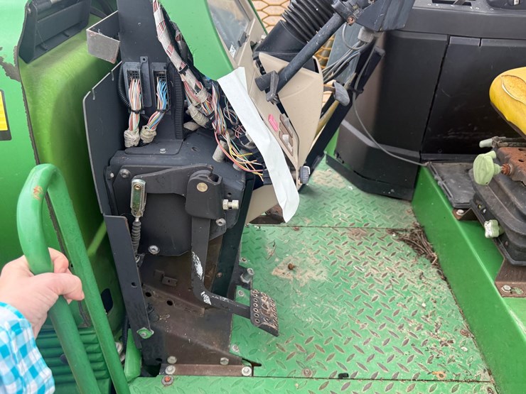 john-deere-6215-image-28