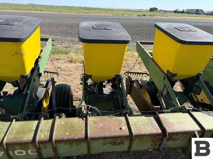 john-deere-7100-image-7