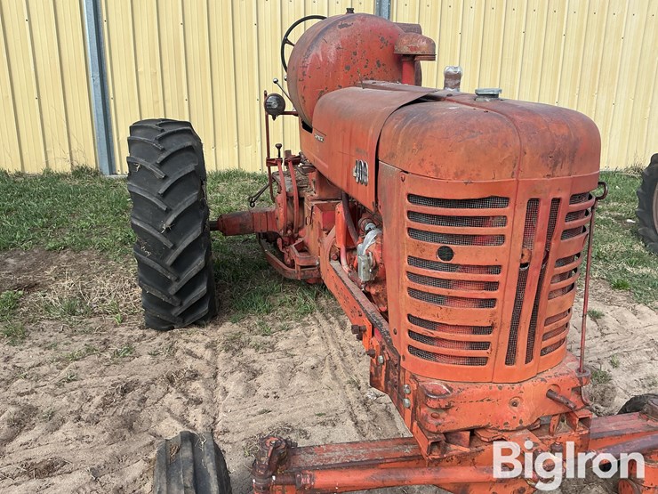 1955-farmall-400-2wd-tractor-image-10