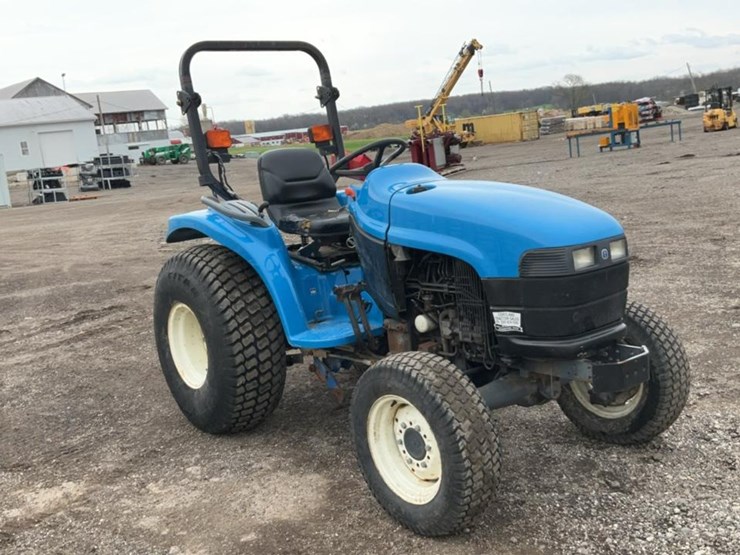 #2400-•-new-holland-tc25s-diesel-tractor-image-7