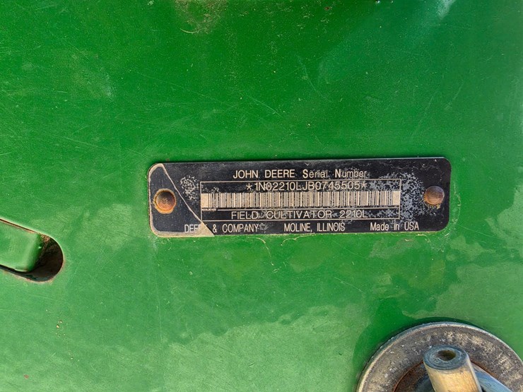 2011-john-deere-2210-image-5