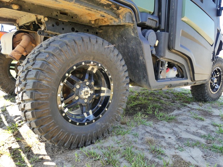 2022-john-deere-xuv835m-image-6