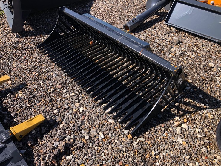 #31-•-43”-mini-skid-steer-rock-bucket-image-1