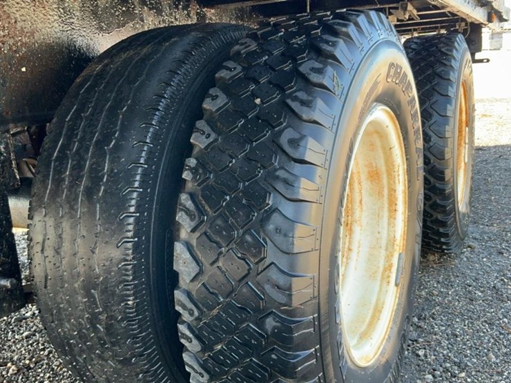 #2207-•-flatbed-equipment-trailer-image-17