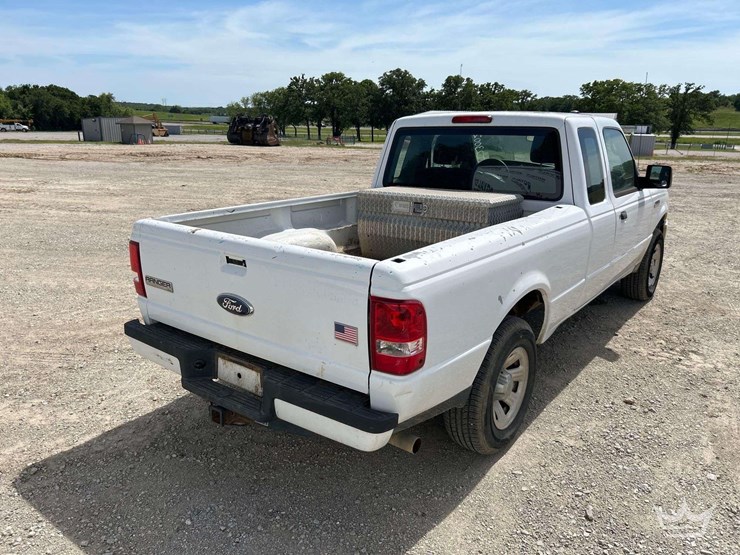 2011-ford-ranger-xlt-image-3