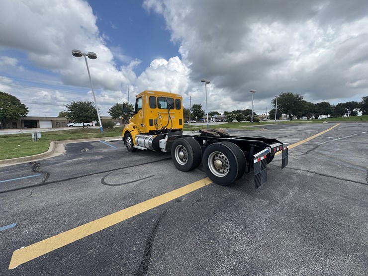 2021-kenworth-t680-image-6