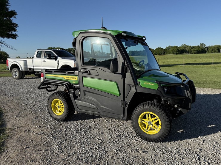 2024-john-deere-gator-image-2