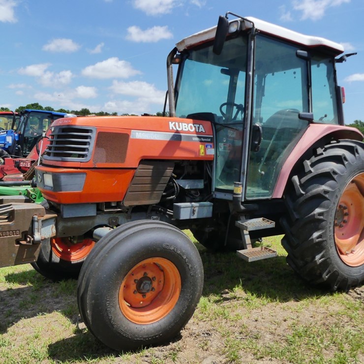 2001 KUBOTA M9000