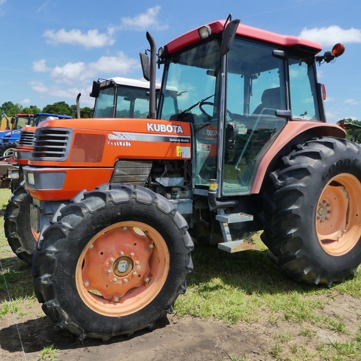 2000 KUBOTA M9000