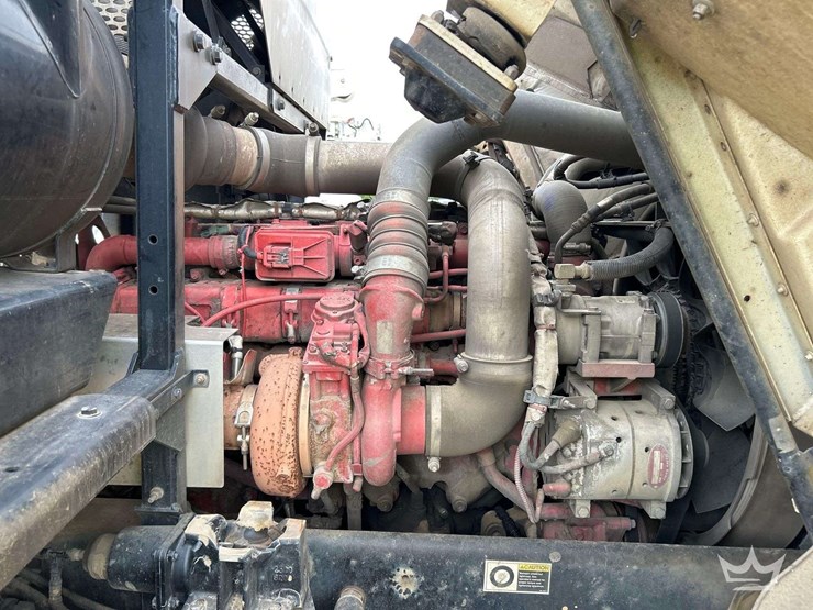 2019-peterbilt-520-image-10