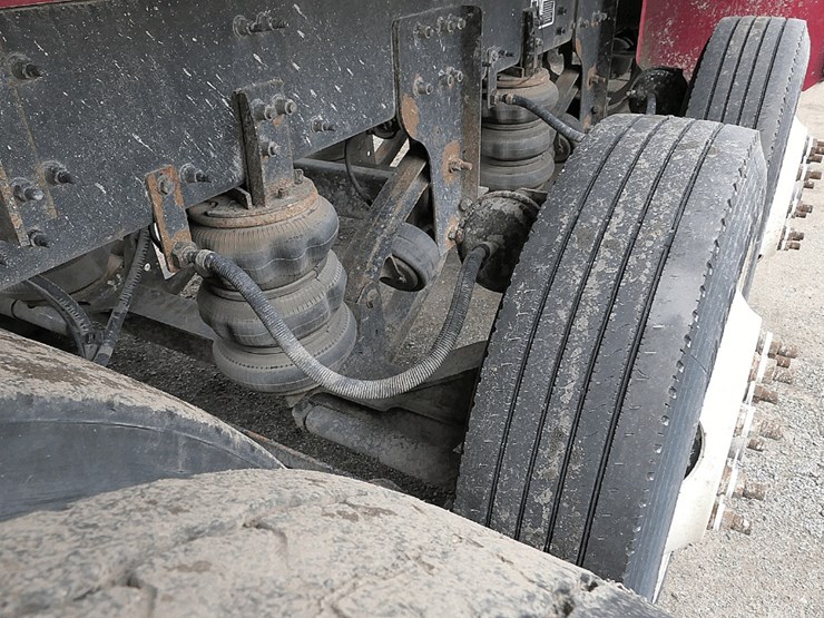 2017-mack-granite-gu713-image-25