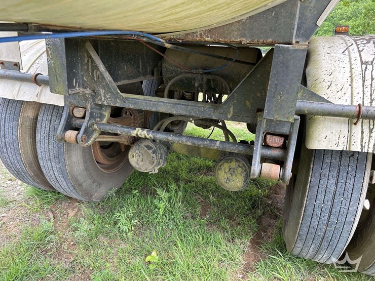 2002-harmon-steel-barrel-7,000-gallon-asphalt-t/a-tanker-trailer-image-12