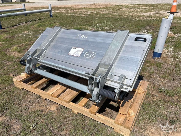 palfinger-ilp-3300-3,300lb-truck-under-lift-gate-image-1
