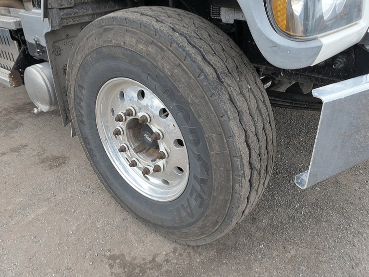 2017-mack-granite-gu713-image-33