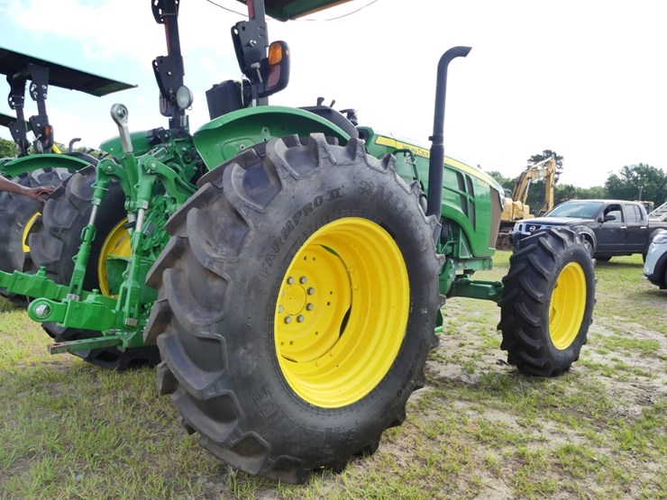 2024-john-deere-5120m-image-3