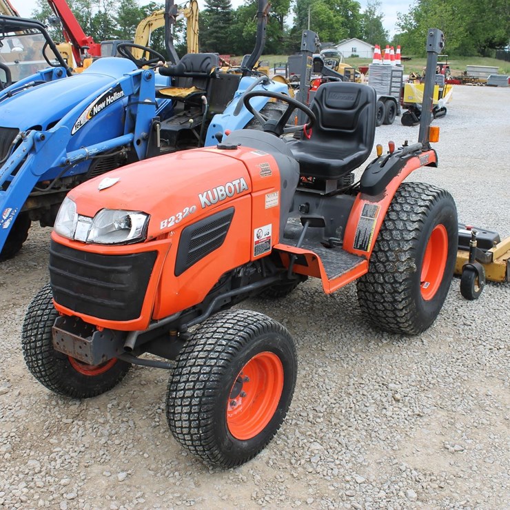 KUBOTA B2320