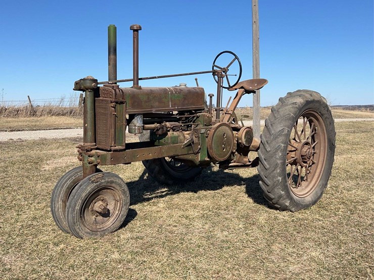 john-deere-model-b-image-1
