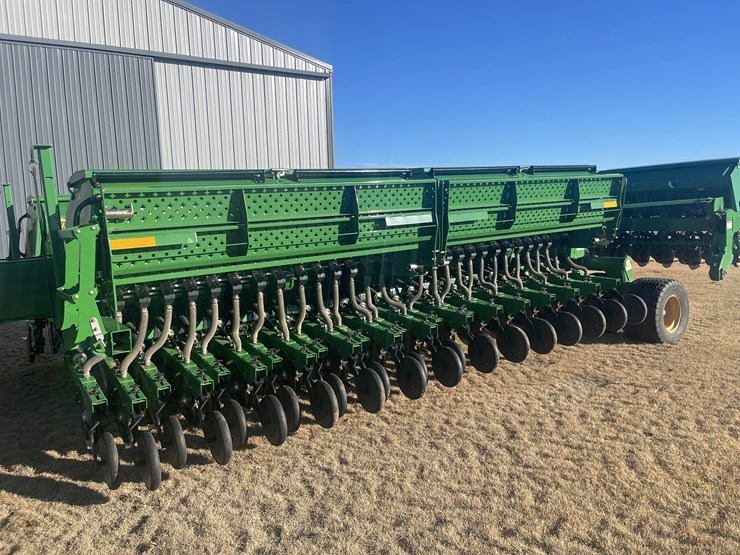 2022-great-plains-50'-bd7600hd-image-3