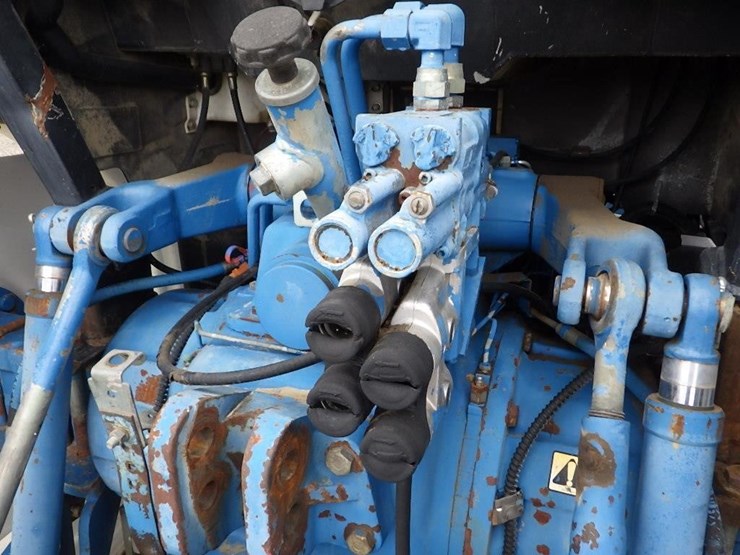 ford-8340-image-10