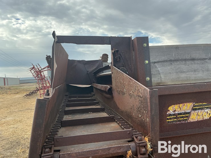 kelly-ryan-feed-wagon-image-16