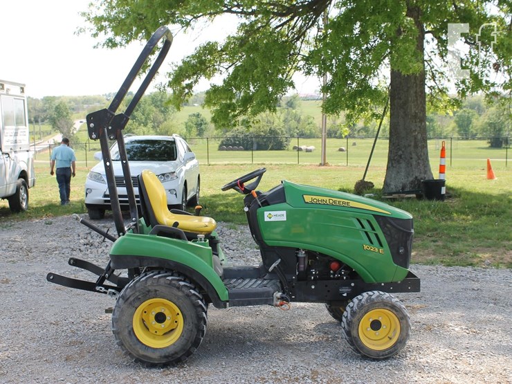 john-deere-1023e-image-6