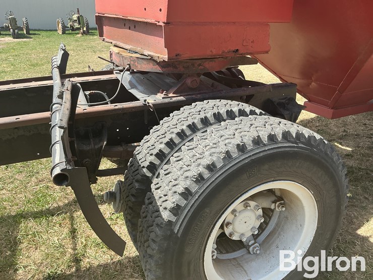 s/a-grain-trailer-w/-5th-wheel-caddy-image-16