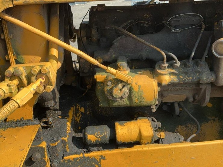 caterpillar-d4-image-38