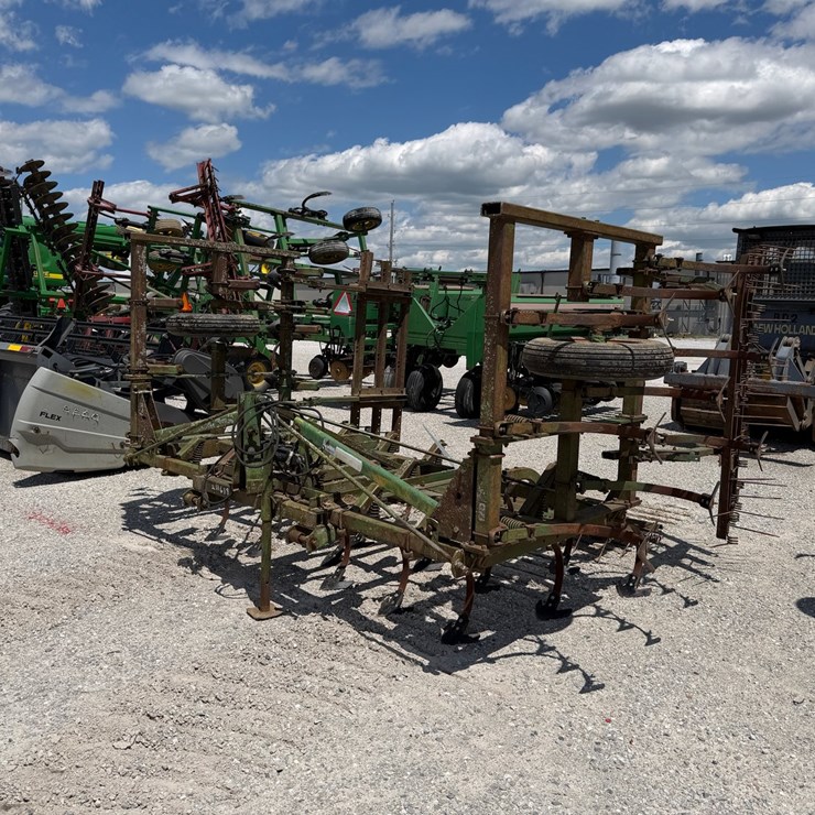 JOHN DEERE 1010