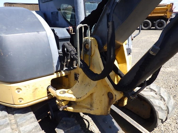 2012-john-deere-60d-image-28